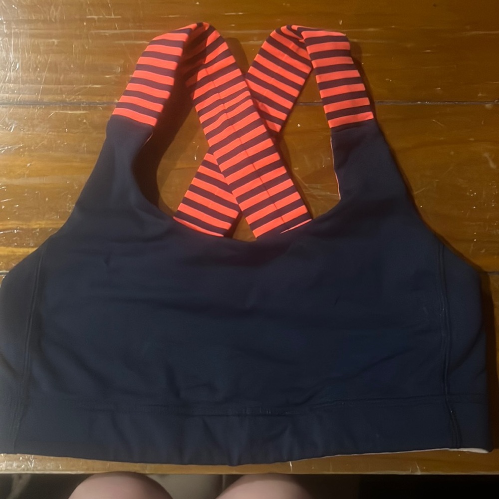 Lululemon sports bra